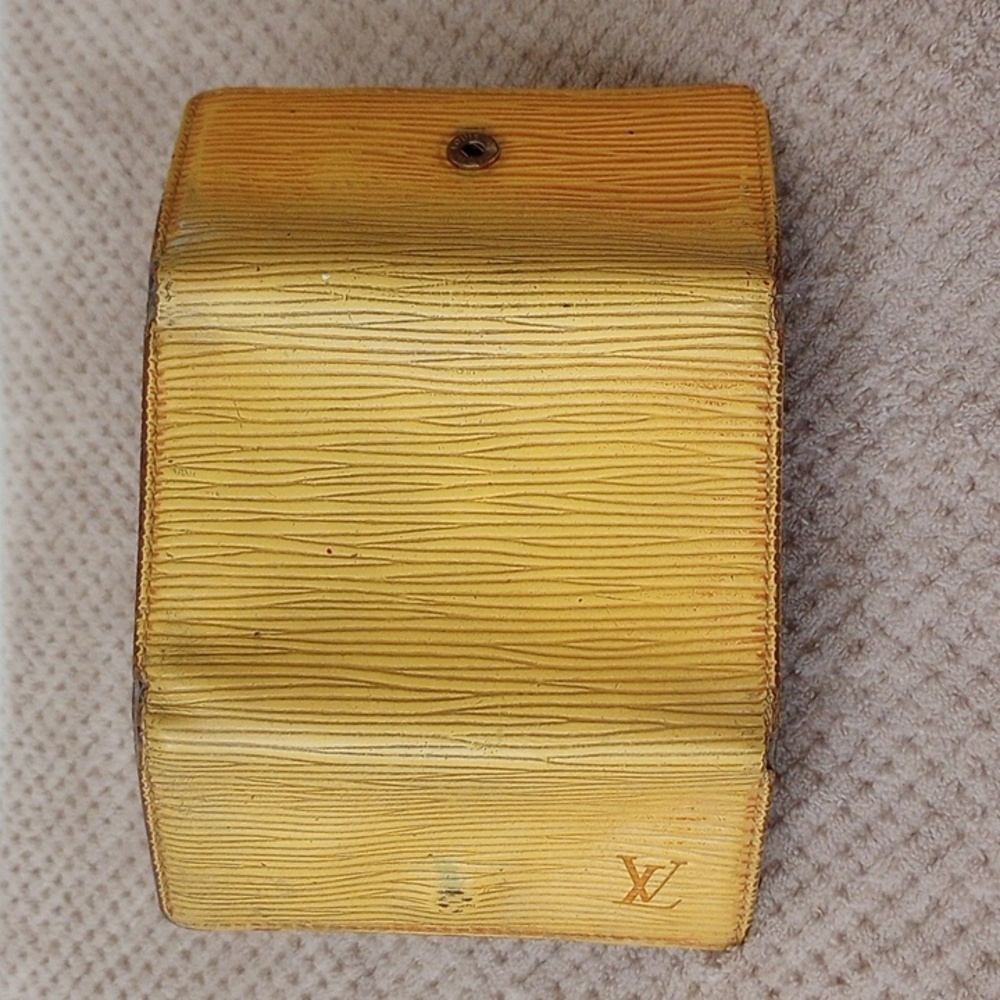 Louis Vuitton Epi Leather Key Wallet - Picture 7 of 8